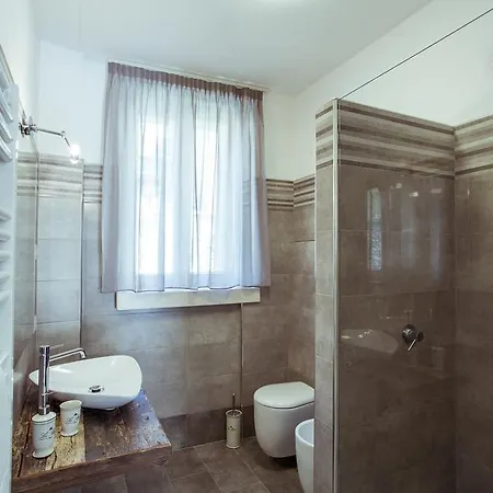 Fontanelle Gardapartments Lägenhet Polpenazze del Garda
